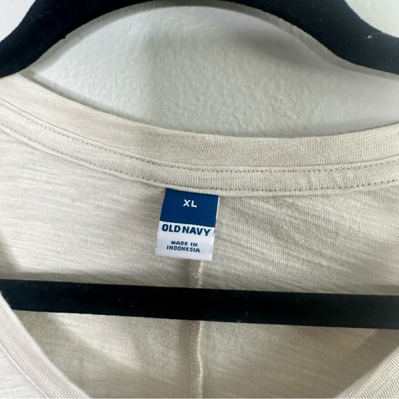 Elegant Cream Midi Dress - Picture 5 of 8